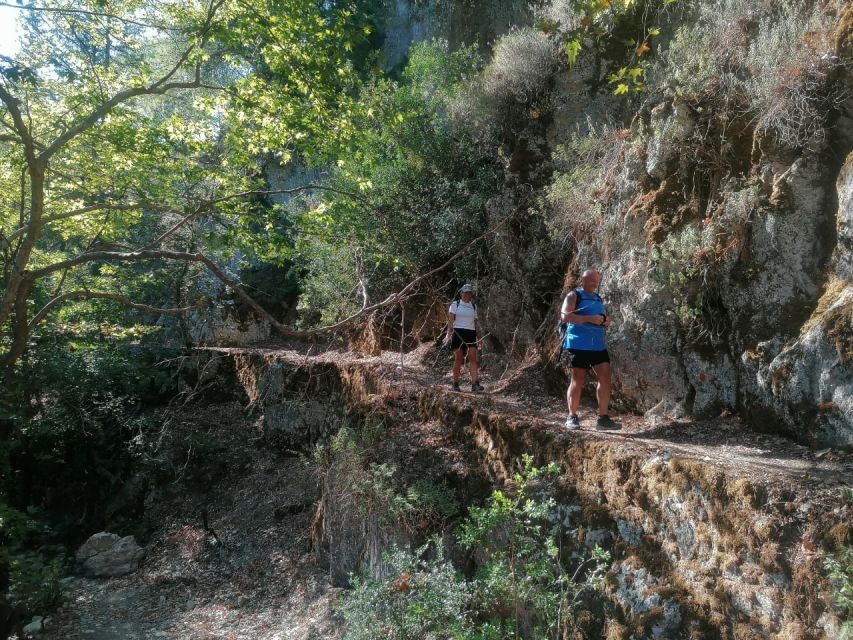 Rhodes: Guided Hike to 7 springs from Archangelos - Villa de Vecchi and the chapel: history that actually fits the walk